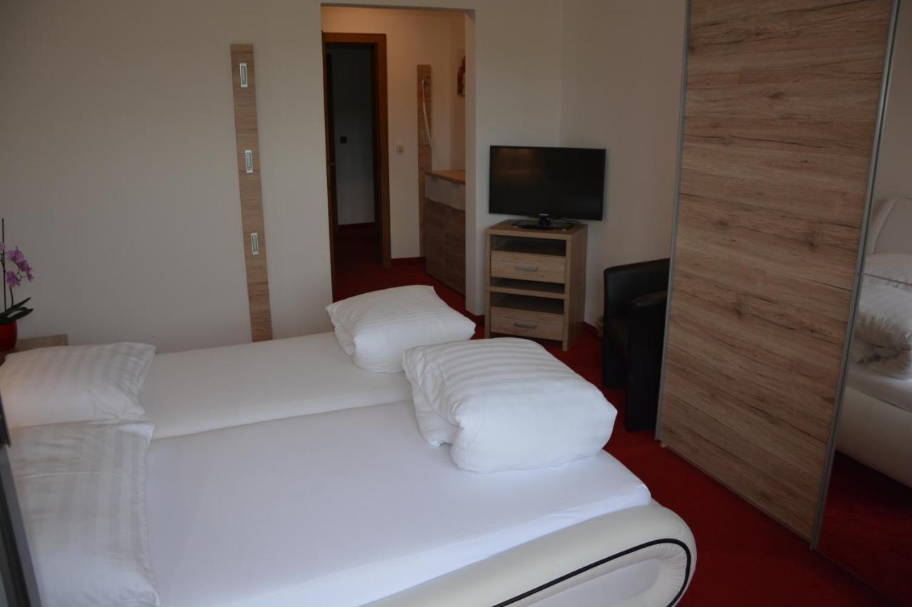 Hotel Boehmerwaldhof ウルリッヒスベルク エクステリア 写真