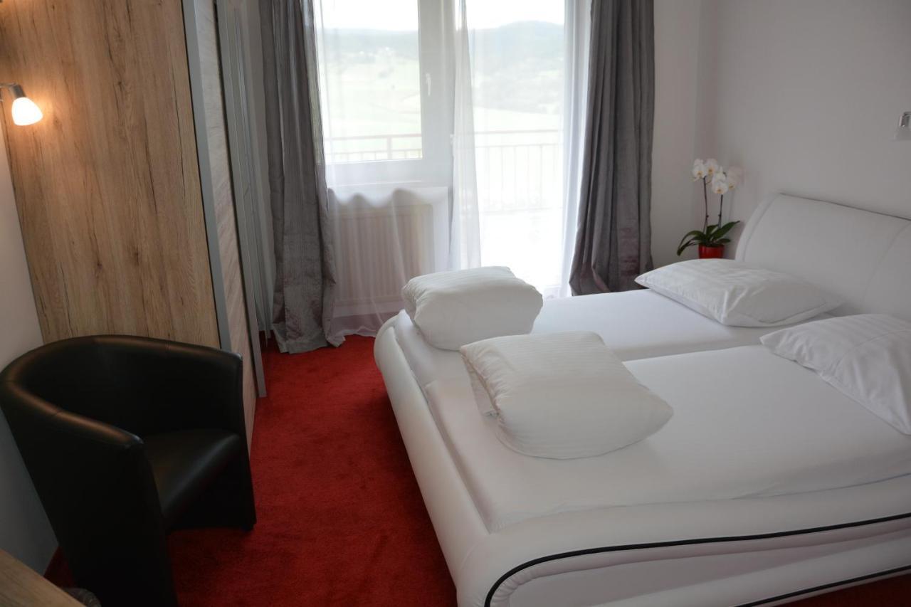 Hotel Boehmerwaldhof ウルリッヒスベルク エクステリア 写真
