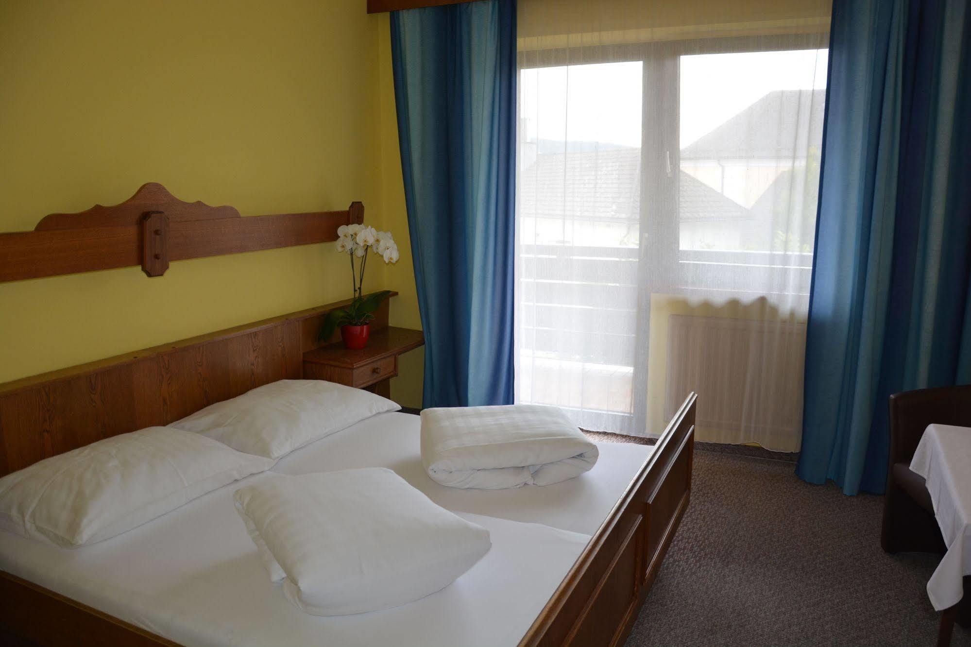 Hotel Boehmerwaldhof ウルリッヒスベルク エクステリア 写真